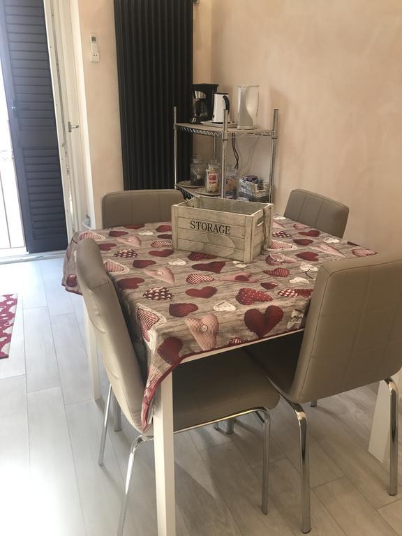 Spartacus Inn Apartment Рим Экстерьер фото