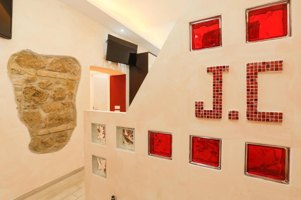 Spartacus Inn Apartment Рим Экстерьер фото